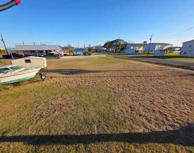 405 Blue Water Boulevard - Photo Thumbnail 28