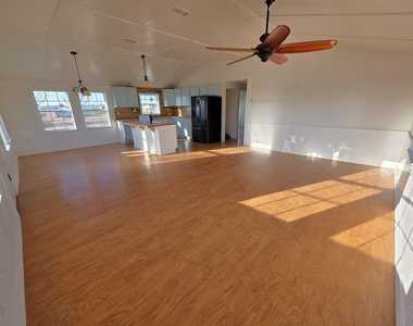 405 Blue Water Boulevard - Photo Thumbnail 9