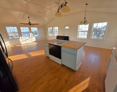 405 Blue Water Boulevard - Photo Thumbnail 16