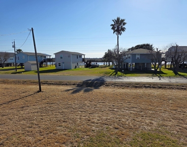 405 Blue Water Boulevard - Photo Thumbnail 7