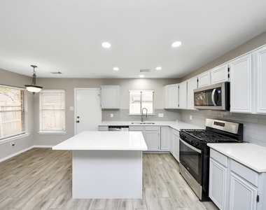 4915 Pecan Grove Drive - Photo Thumbnail 10