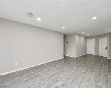4915 Pecan Grove Drive - Photo Thumbnail 5