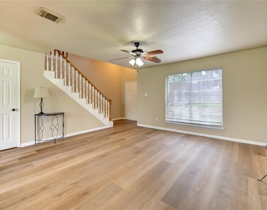 138 W New Meadows Drive - Photo Thumbnail 5