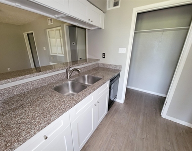 13611 Ravensway - Photo Thumbnail 13