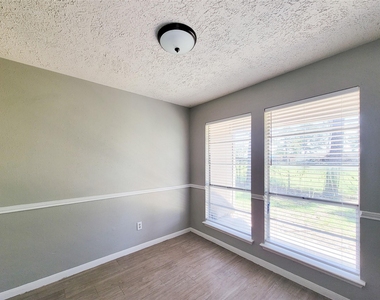 13611 Ravensway - Photo Thumbnail 9