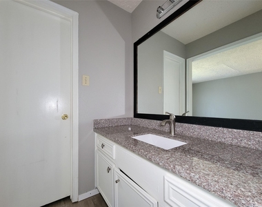 13611 Ravensway - Photo Thumbnail 23