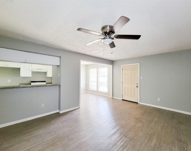 13611 Ravensway - Photo Thumbnail 6