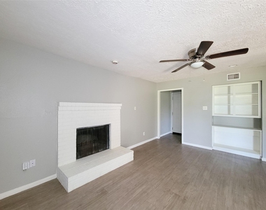 13611 Ravensway - Photo Thumbnail 3