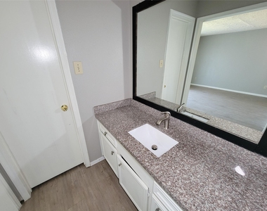 13611 Ravensway - Photo Thumbnail 22