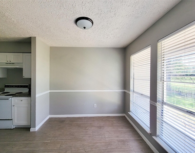 13611 Ravensway - Photo Thumbnail 10