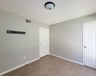 13611 Ravensway - Photo Thumbnail 26