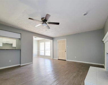 13611 Ravensway - Photo Thumbnail 5