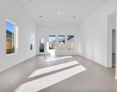 13728 Windward Mist Drive - Photo Thumbnail 8