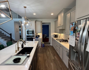 563 Santa Rosa Hills Drive - Photo Thumbnail 18