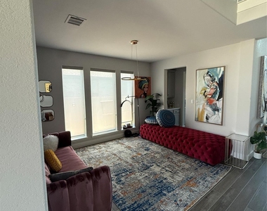 563 Santa Rosa Hills Drive - Photo Thumbnail 8