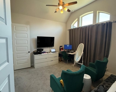 563 Santa Rosa Hills Drive - Photo Thumbnail 23