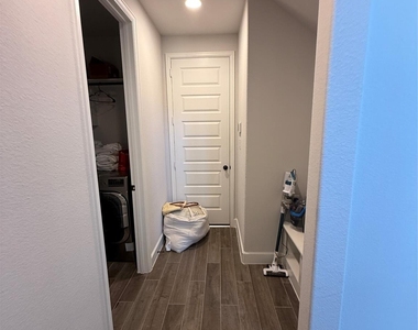 563 Santa Rosa Hills Drive - Photo Thumbnail 29