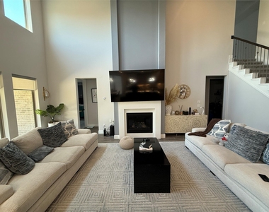 563 Santa Rosa Hills Drive - Photo Thumbnail 19