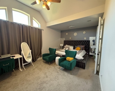 563 Santa Rosa Hills Drive - Photo Thumbnail 21