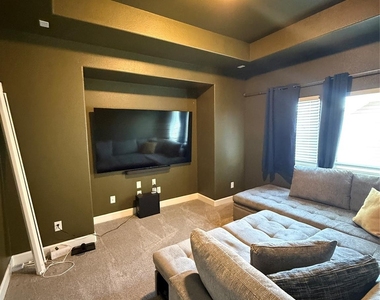 563 Santa Rosa Hills Drive - Photo Thumbnail 35