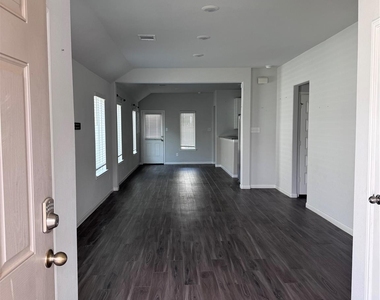 2217 Middle Ridge Drive - Photo Thumbnail 2