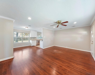 1115 W 31st Street - Photo Thumbnail 3