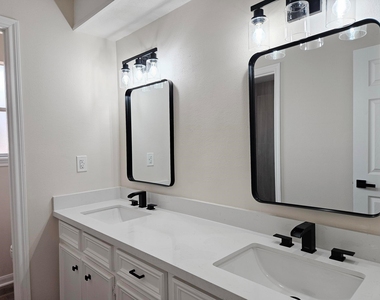 16627 Aldenham Place - Photo Thumbnail 21