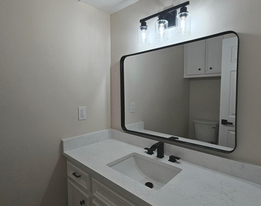 16627 Aldenham Place - Photo Thumbnail 12