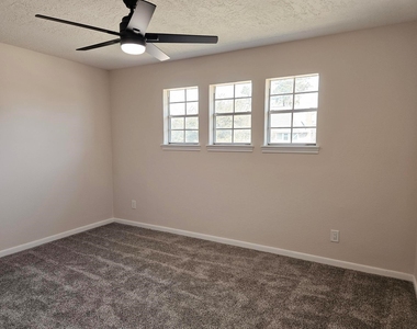 16627 Aldenham Place - Photo Thumbnail 15
