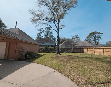 16627 Aldenham Place - Photo Thumbnail 24