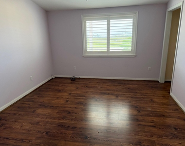1219 Pilot Lane - Photo Thumbnail 12