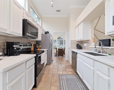 36 N Rain Forest Court - Photo Thumbnail 8