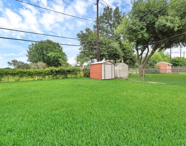 9953 Mango St - Photo Thumbnail 18