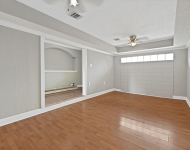 9953 Mango St - Photo Thumbnail 2