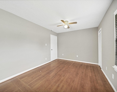 9953 Mango St - Photo Thumbnail 21