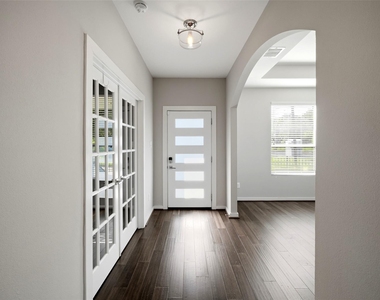 605 Dumble Street - Photo Thumbnail 7