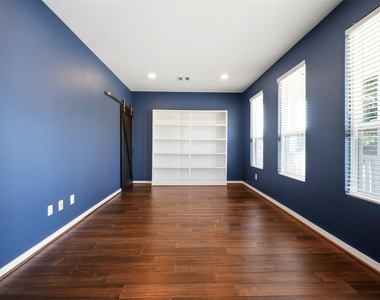 605 Dumble Street - Photo Thumbnail 30