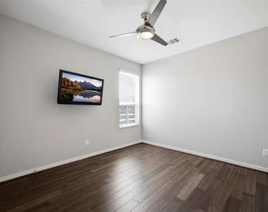 605 Dumble Street - Photo Thumbnail 34