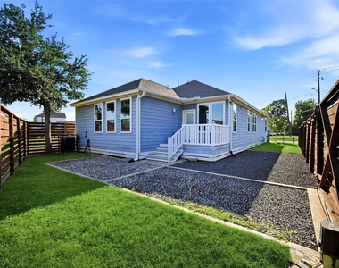 605 Dumble Street - Photo Thumbnail 40