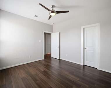 605 Dumble Street - Photo Thumbnail 37