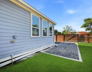 605 Dumble Street - Photo Thumbnail 41
