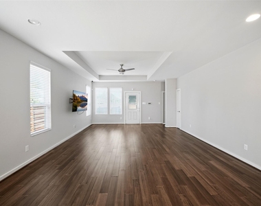 605 Dumble Street - Photo Thumbnail 15