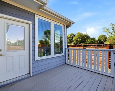 605 Dumble Street - Photo Thumbnail 43