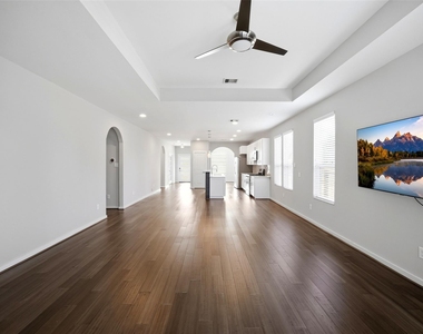 605 Dumble Street - Photo Thumbnail 16