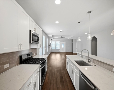 605 Dumble Street - Photo Thumbnail 19