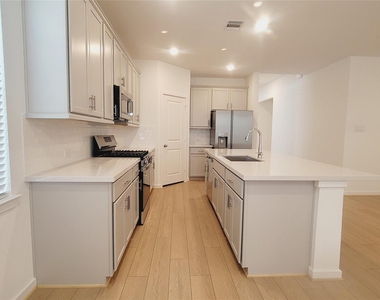21523 Banpo Bend Drive - Photo Thumbnail 17