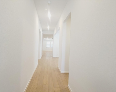 21523 Banpo Bend Drive - Photo Thumbnail 3