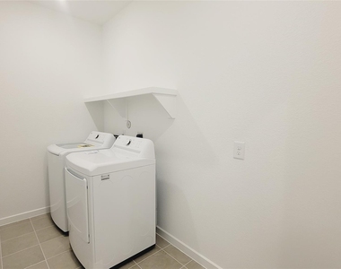 21523 Banpo Bend Drive - Photo Thumbnail 9