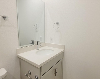 21523 Banpo Bend Drive - Photo Thumbnail 6
