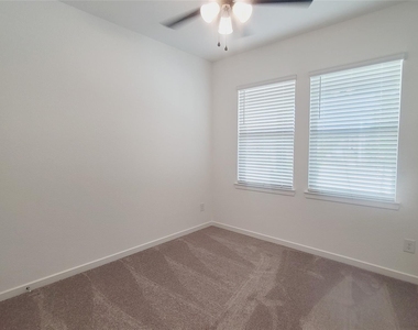 21523 Banpo Bend Drive - Photo Thumbnail 7